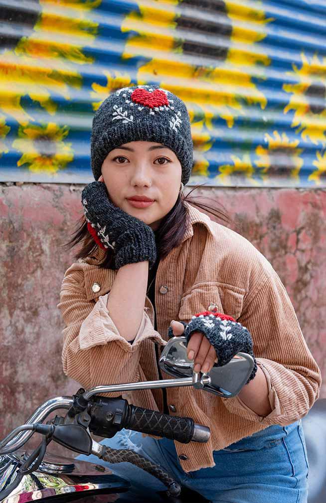 Embroidered Heart Knit Fingerless Gloves