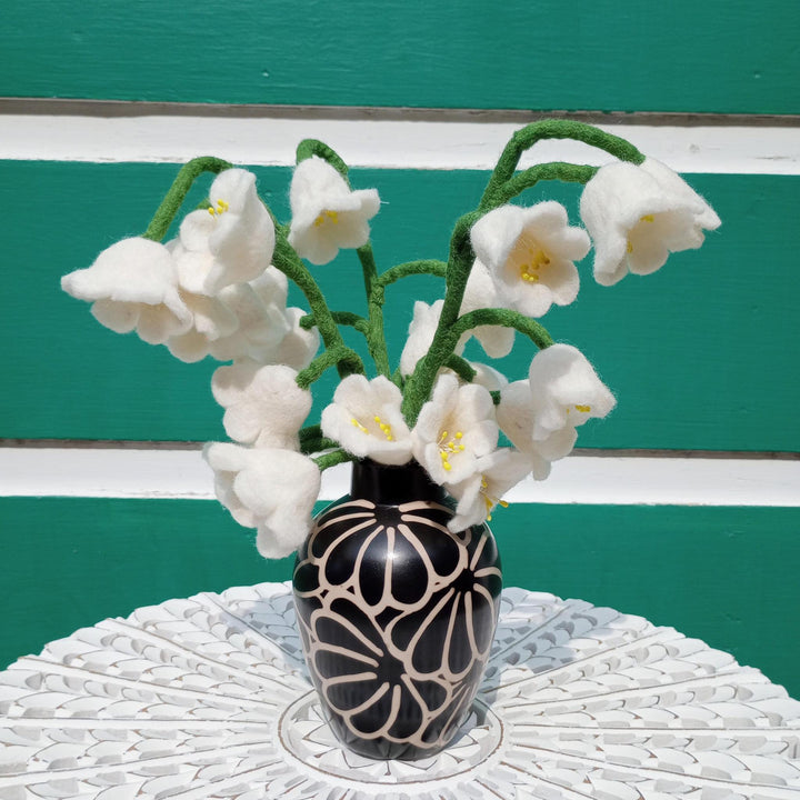 Chulucanas Vase 15cm Daisies