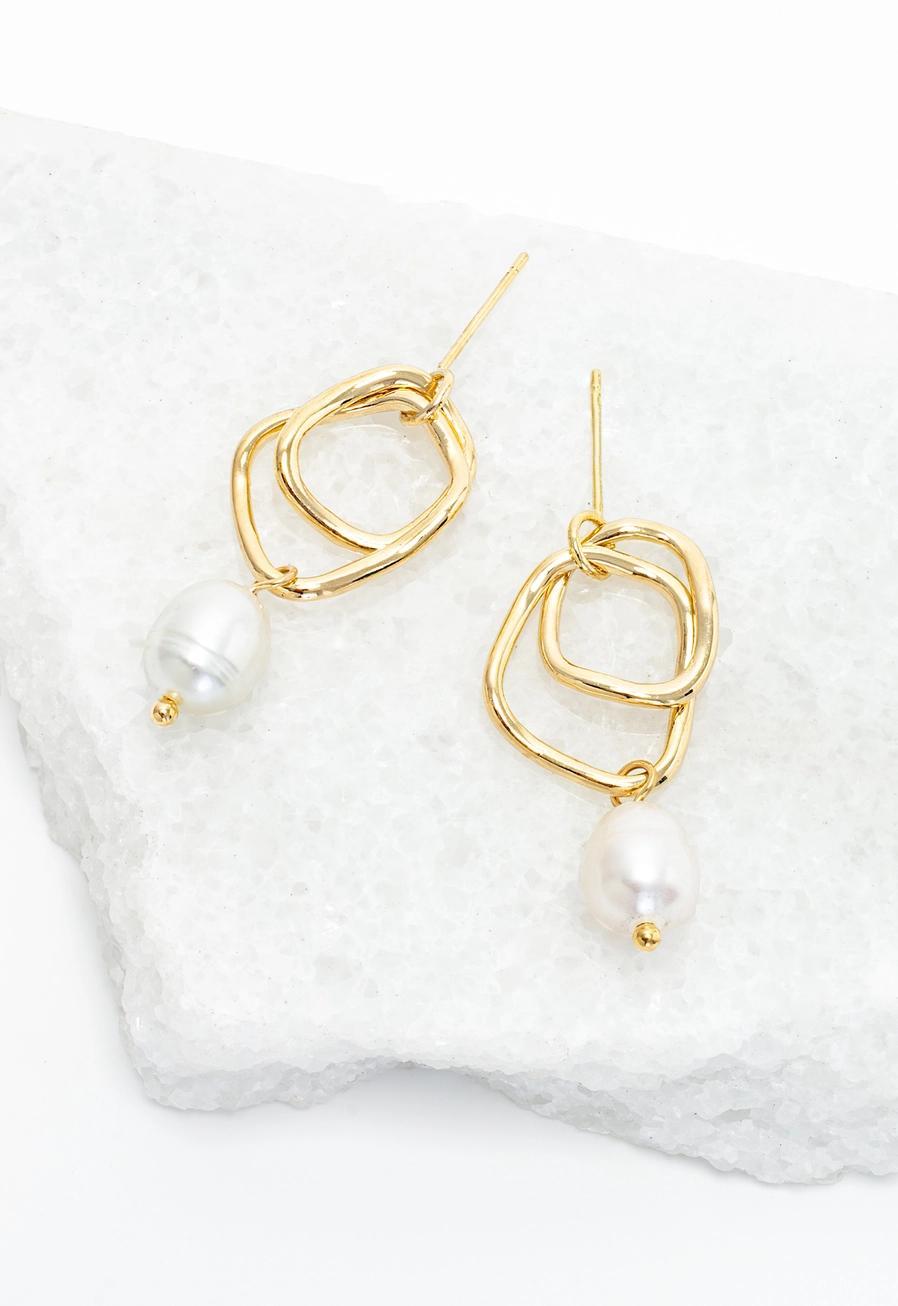 Everlasting Pearl Earrings in Gold