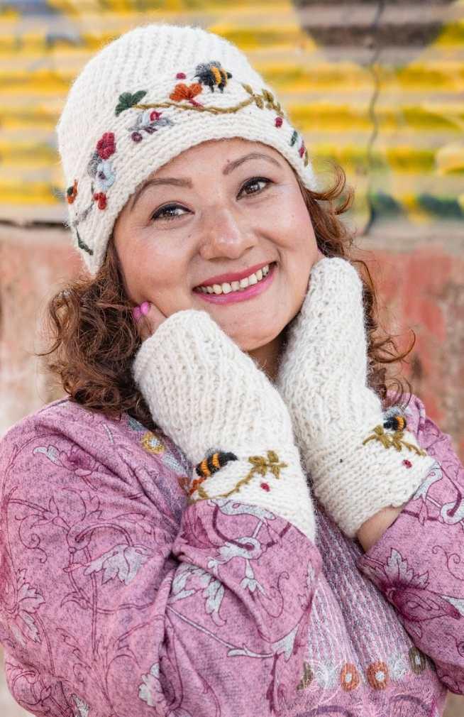 Embroidered Bee Knit Fingerless Gloves