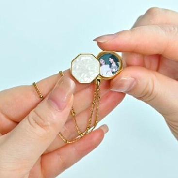 Cherished Reflections Locket