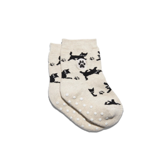Kids Conscious Step beige crew socks with black cats